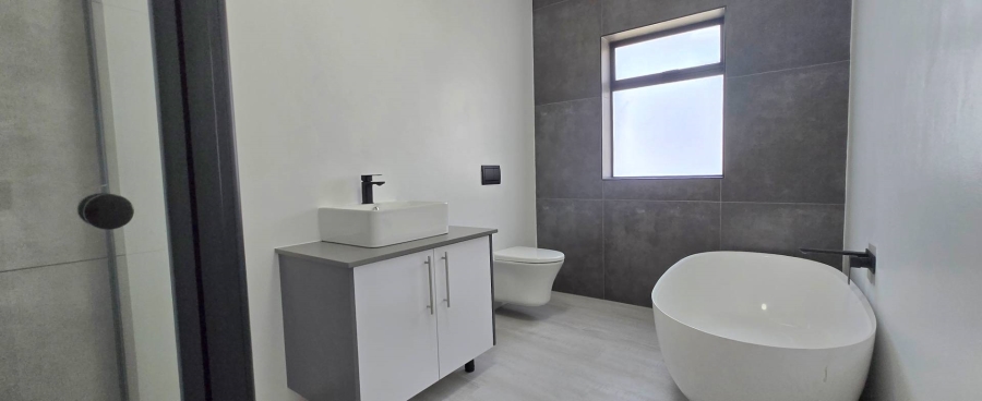 5 Bedroom Property for Sale in Kleinbaai Western Cape